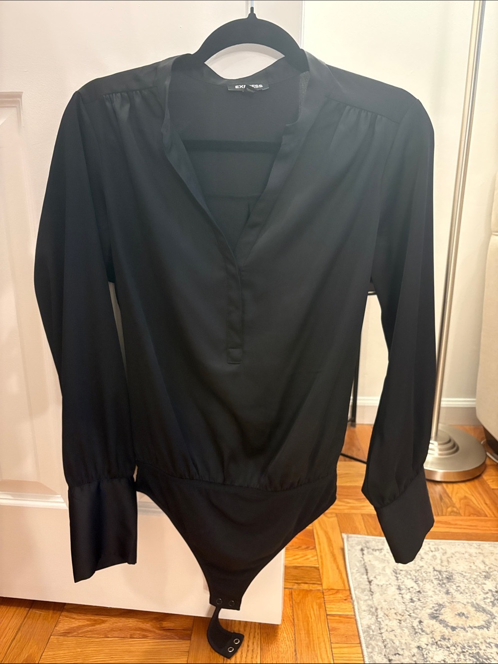 Express Black Long-Sleeve V-Neck Snap Bodysuit